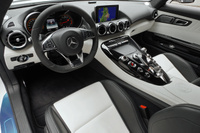 2017 Mercedes-AMG GT null