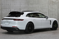 2018 Porsche PANAMERA null