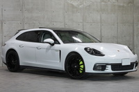 2018 Porsche PANAMERA null