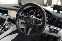 2018 Porsche PANAMERA null