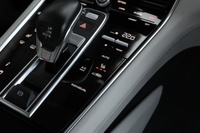 2018 Porsche PANAMERA null