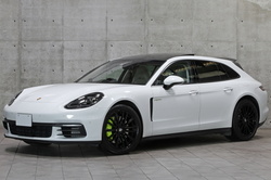 2018 Porsche PANAMERA