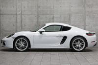 2018 Porsche 718 CAYMAN null