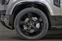 2025 Land Rover DEFENDER null