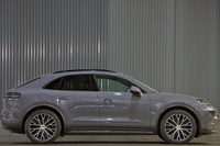 2025 Porsche MACAN 