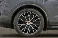 2025 Porsche MACAN 
