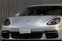 2018 Porsche PANAMERA 