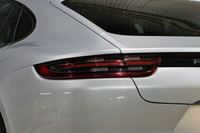 2018 Porsche PANAMERA 