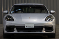 2018 Porsche PANAMERA 