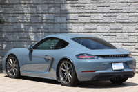 2017 Porsche 718 CAYMAN null