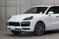 2019 Porsche CAYENNE null