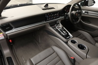 2022 Porsche PANAMERA null