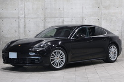 2017 Porsche PANAMERA