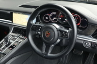 2017 Porsche PANAMERA null