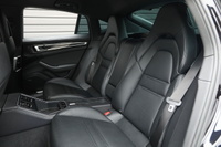 2017 Porsche PANAMERA null