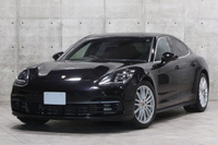 2017 Porsche PANAMERA null