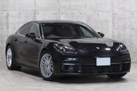 2017 Porsche PANAMERA null