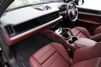 2024 Porsche CAYENNE 
