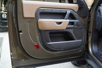2025 Land Rover DEFENDER null