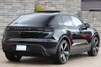 2025 Porsche MACAN 
