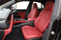 2025 Porsche MACAN 