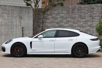 2019 Porsche PANAMERA null