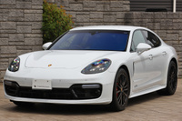 2019 Porsche PANAMERA null