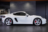 2020 Porsche 718 CAYMAN null