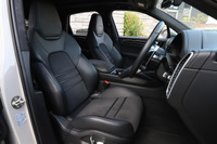 2021 Porsche CAYENNE null