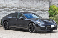 2018 Porsche PANAMERA null