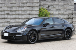 2018 Porsche PANAMERA
