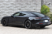 2018 Porsche PANAMERA null