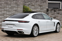 2018 Porsche PANAMERA null