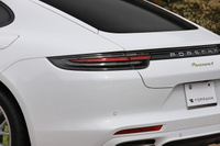 2018 Porsche PANAMERA null