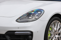 2018 Porsche PANAMERA null