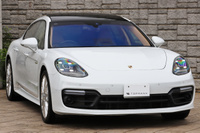 2018 Porsche PANAMERA null