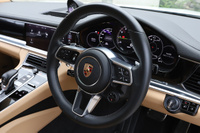 2018 Porsche PANAMERA null