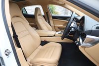 2018 Porsche PANAMERA null