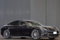 2018 Porsche PANAMERA null