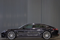 2018 Porsche PANAMERA null