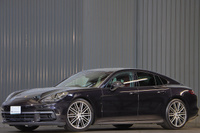 2018 Porsche PANAMERA null