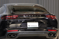 2018 Porsche PANAMERA null