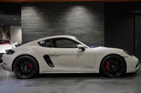 2023 Porsche 718 CAYMAN null