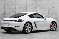 2018 Porsche 718 CAYMAN null