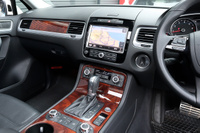 2012 Volkswagen TOUAREG HYBRID 4W