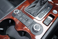 2012 Volkswagen TOUAREG HYBRID 4W