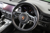 2020 Porsche MACAN null