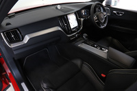 2019 Volvo XC60 D4AWD R DESIGN 4W