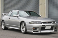 1998 Nissan SKYLINE GT-R BCNR33 R33 GT-R SERIES 3, TRUST Exhaust, HKS Height Adjustable Coilovers, NISMO Shift Knob