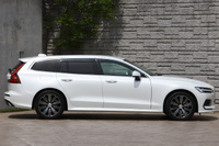 2019 Volvo V60 T5 IN ION